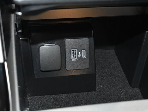 Used 2023 Ford Explorer ST w/ Equipment Group 401A AWD/4WD image 16