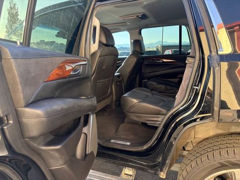 Used 2015 Cadillac Escalade Premium image 50