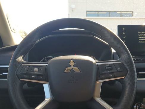 New 2026 Mitsubishi Outlander ES image 19