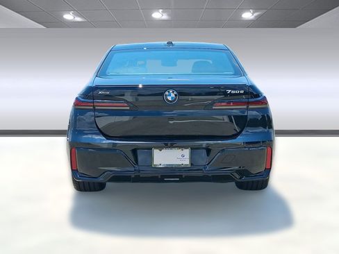 New 2026 BMW 750e xDrive w/ Executive Package image 8