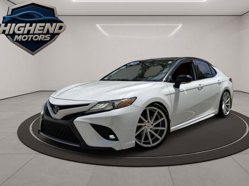 Used 2019 Toyota Camry XSE FWD image 2