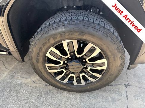 Used 2025 GMC Sierra 2500 Denali Ultimate AWD/4WD image 16
