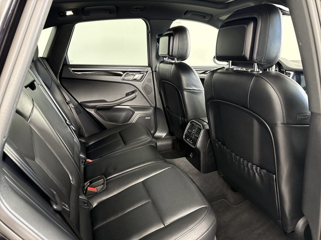 Certified 2024 Porsche Macan S AWD/4WD image 25