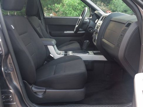 Used 2009 Ford Escape XLT FWD image 16