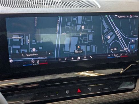 Used 2025 BMW i5 eDrive40i w/ Premium Package image 14