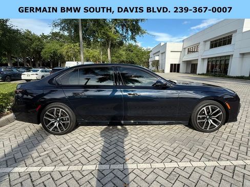 Used 2025 BMW 760i xDrive w/ Executive Package image 10