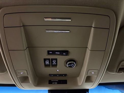 Used 2018 GMC Yukon XL Denali image 38