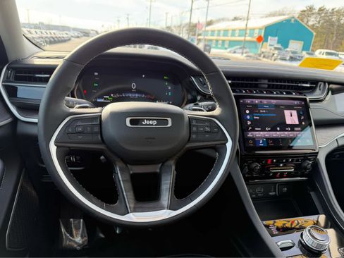 Used 2023 Jeep Grand Cherokee 30th Anniversary image 16