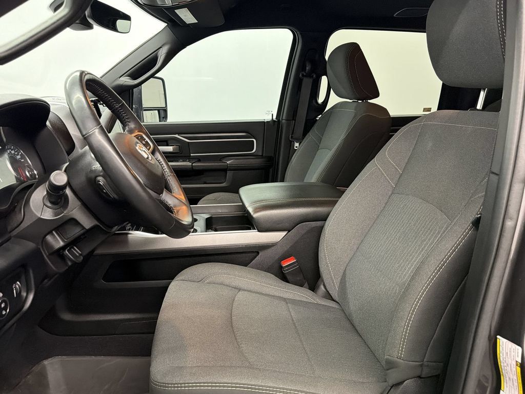 Used 2024 RAM 3500 Big Horn w/ Night Edition AWD/4WD image 27
