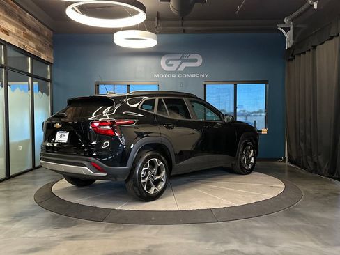 Used 2026 Chevrolet Trax LT w/ Driver Confidence Package FWD image 3