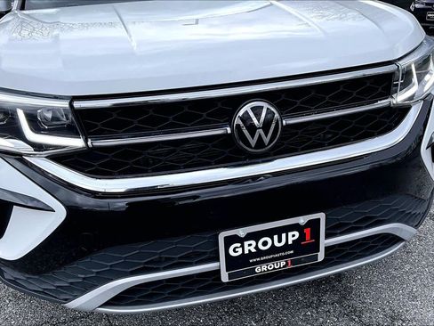 Used 2023 Volkswagen Taos SEL image 30