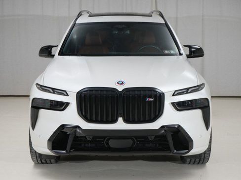 Used 2023 BMW X7 M60i w/ Executive Package image 8