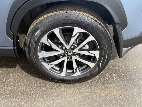 Used 2024 Toyota Corolla Cross XLE w/ Convenience Package FWD image 9