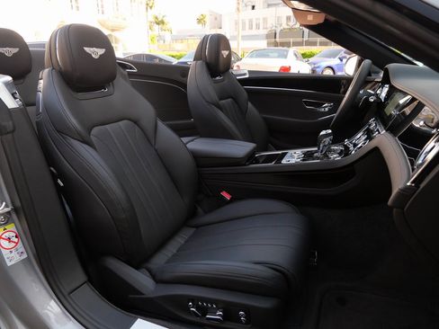 Used 2020 Bentley Continental GT image 21