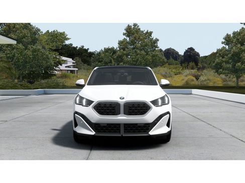 New 2026 BMW X2 xDrive28i w/ Convenience Package image 3
