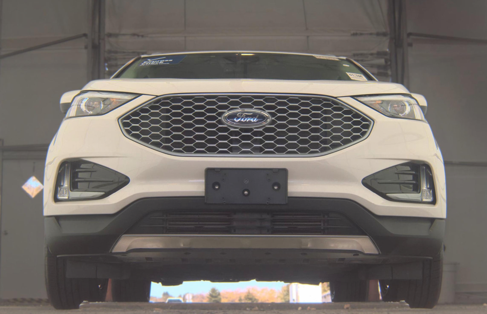 Used 2024 Ford Edge SEL w/ Convenience Package AWD/4WD image 2