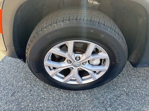 Certified 2022 Jeep Grand Cherokee Limited image 29