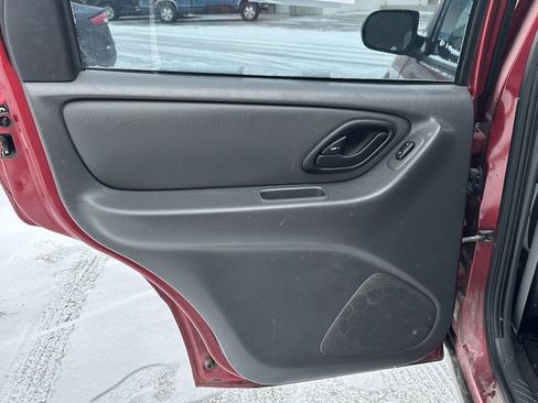 Used 2007 Ford Escape XLS image 15