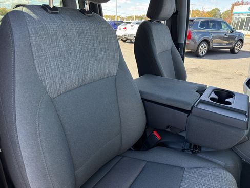 Used 2021 Ford F150 XLT image 32