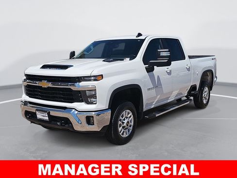 Used 2025 Chevrolet Silverado 2500 LT w/ Convenience Package AWD/4WD image 7