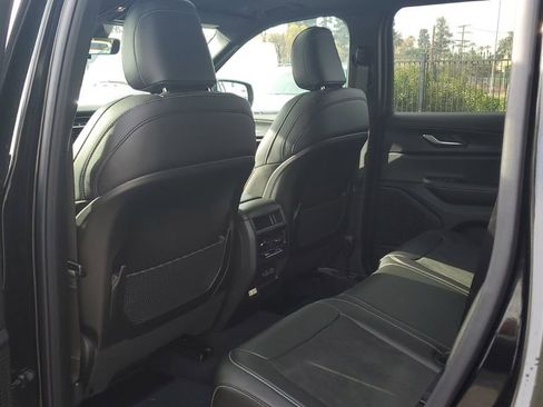 New 2025 Jeep Grand Cherokee Altitude image 15