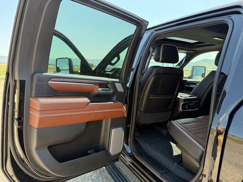 Used 2024 GMC Sierra 3500 Denali Ultimate AWD/4WD image 28