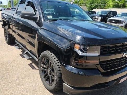 Used 2018 Chevrolet Silverado 1500 Custom w/ Custom Value Package AWD/4WD image 1