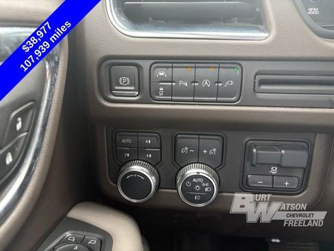 Used 2021 GMC Yukon XL SLT w/ SLT Luxury Plus Package AWD/4WD image 18