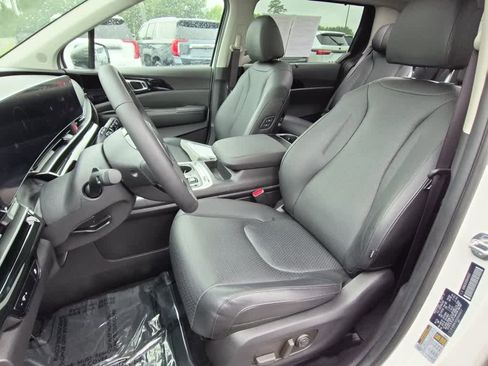 Used 2025 Kia Carnival SX Prestige FWD image 13
