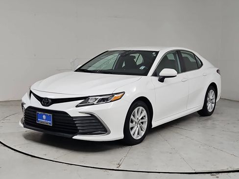Used 2022 Toyota Camry LE FWD image 1