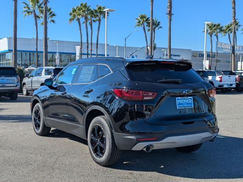 New 2026 Chevrolet Blazer LT image 3