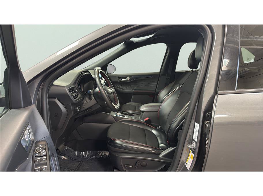 Used 2025 Ford Escape ST-Line FWD image 10