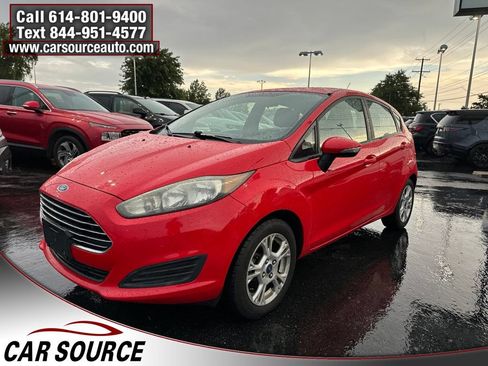Used 2015 Ford Fiesta SE FWD image 2