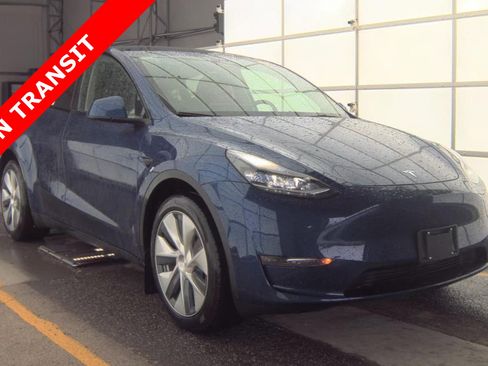 Used 2024 Tesla Model Y Long Range AWD/4WD image 5