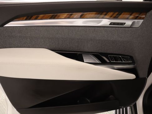 Used 2025 Cadillac Escalade Sport Platinum image 19