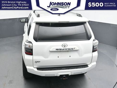 Used 2022 Toyota 4Runner SR5 AWD/4WD image 24