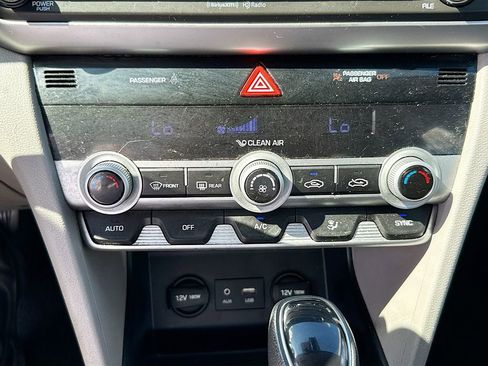Used 2020 Hyundai Elantra SEL FWD image 16