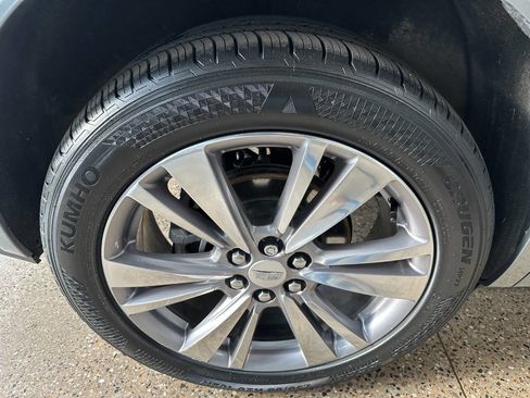 Used 2023 Cadillac XT6 Premium Luxury w/ Technology Package image 18