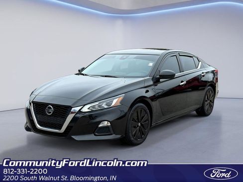 Used 2022 Nissan Altima 2.5 SV image 1