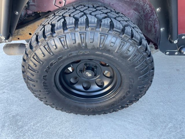 Used 2004 Jeep Wrangler Sahara AWD/4WD image 12