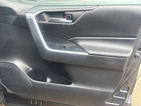 Used 2024 Toyota RAV4 XLE Premium FWD image 20