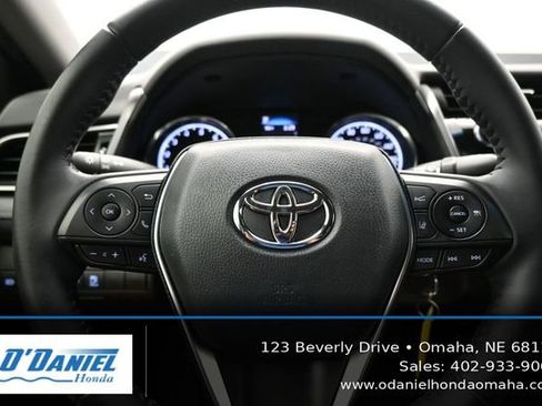 Used 2020 Toyota Camry SE FWD image 29