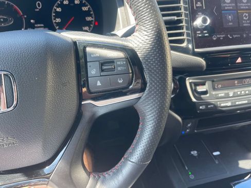 Used 2025 Honda Ridgeline Black Edition image 16