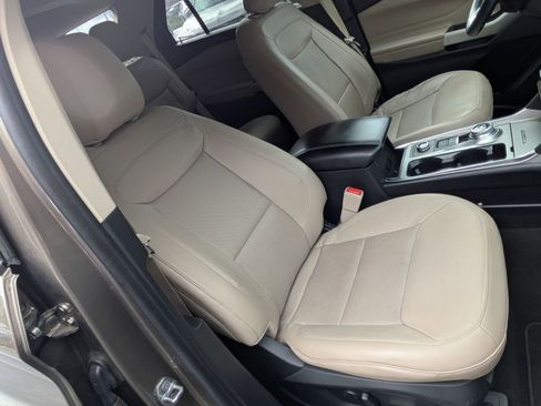 Used 2021 Ford Explorer Limited w/ Equipment Group 301A image 30