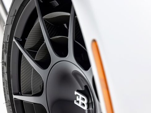 Used 2021 Bugatti Chiron Pur Sport image 92