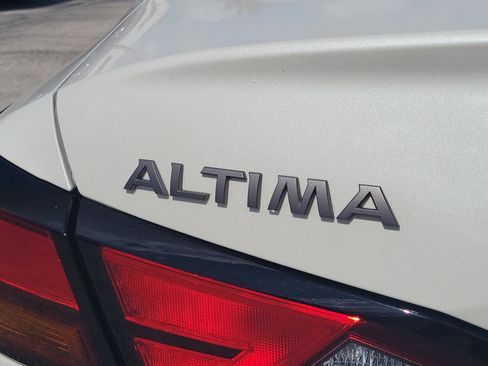 Certified 2024 Nissan Altima 2.5 SV FWD image 12
