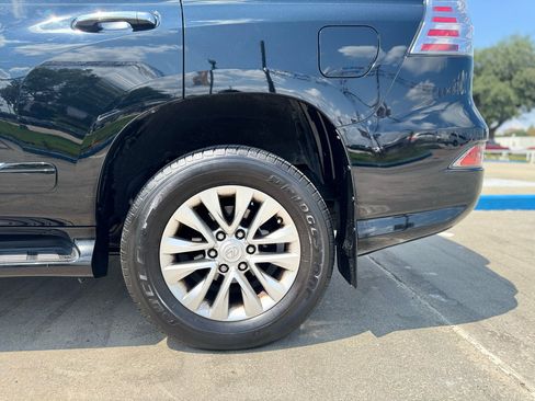 Used 2018 Lexus GX 460 Premium w/ Premium Package image 13