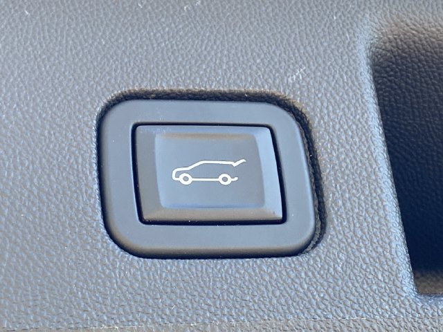 Used 2024 Chevrolet Equinox RS w/ LPO, Floor Liner Package FWD image 19