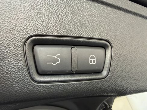 Used 2023 Maserati Grecale Modena AWD/4WD image 36