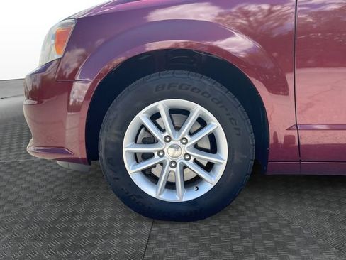 Used 2020 Dodge Grand Caravan SXT FWD image 14
